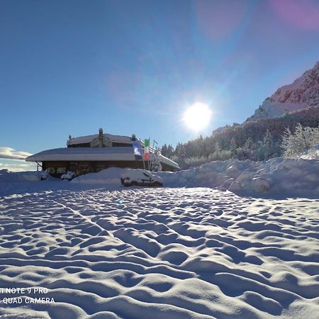 Rifugio Trifoglio Ass. Ostelli Lombardia Valtorta Exterior foto